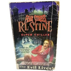 Fear Street Super Chiller Cheerleaders The Evil Lives by R. L. Stine SCARCE